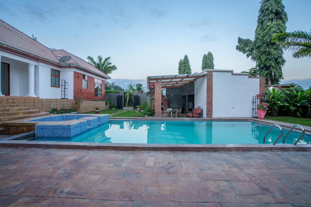 Sprunger Avenue - Tulia Homes Moshi Esterno foto