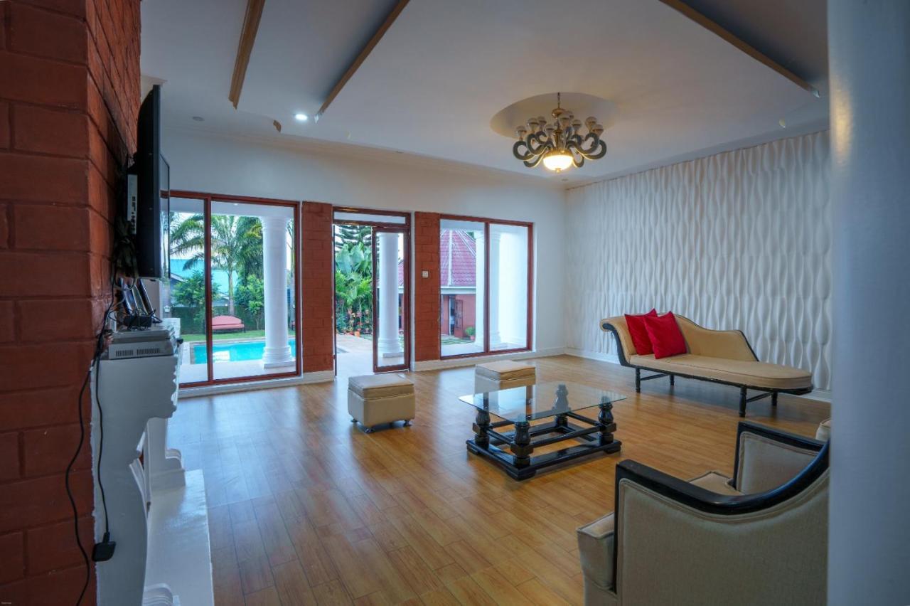 Sprunger Avenue - Tulia Homes Moshi Esterno foto