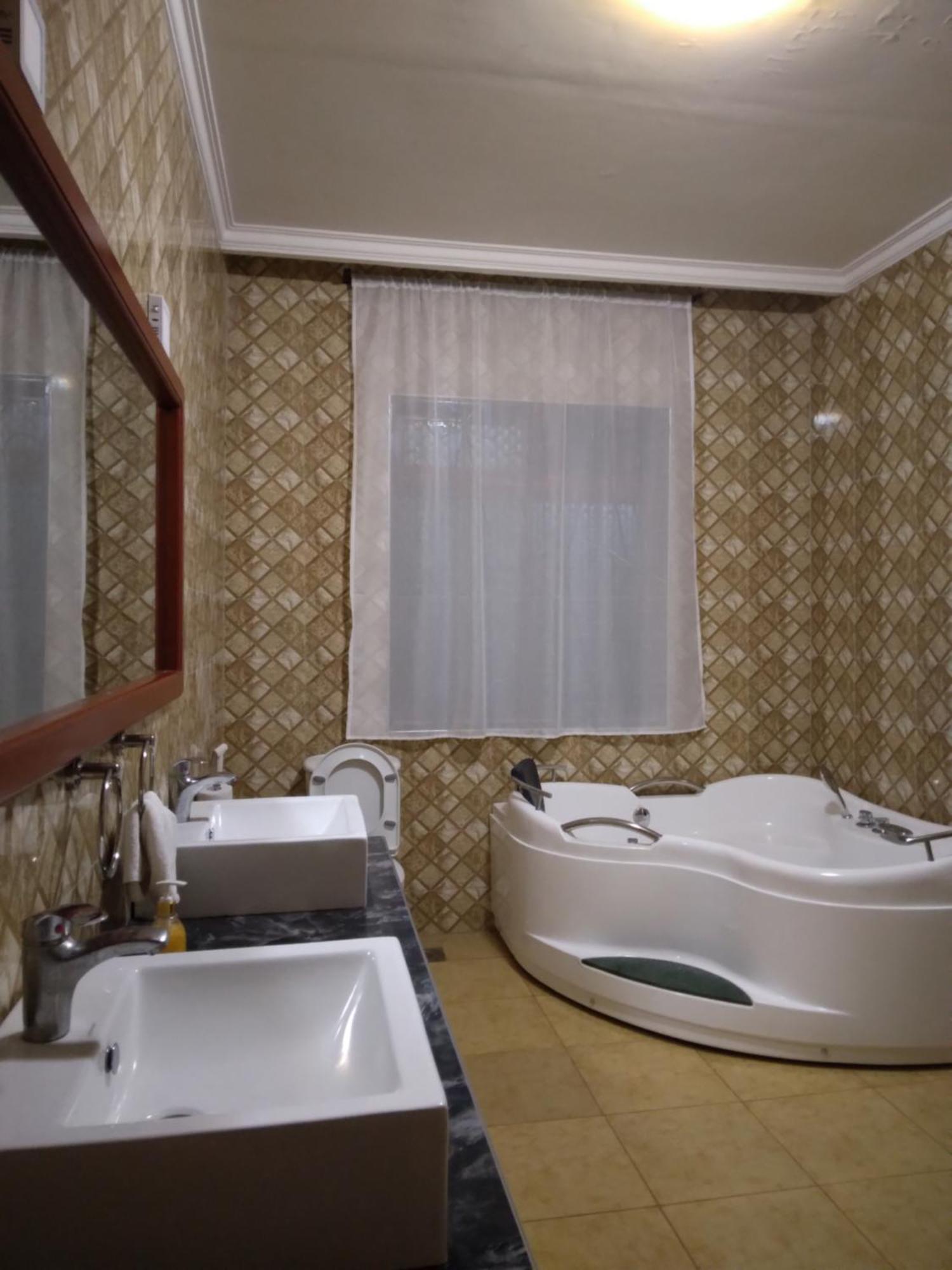 Sprunger Avenue - Tulia Homes Moshi Esterno foto
