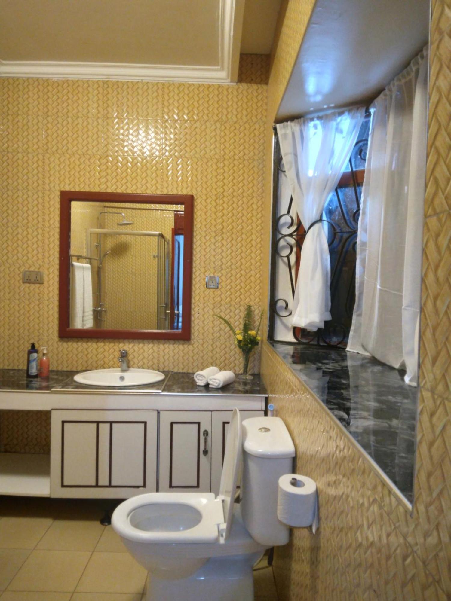 Sprunger Avenue - Tulia Homes Moshi Esterno foto