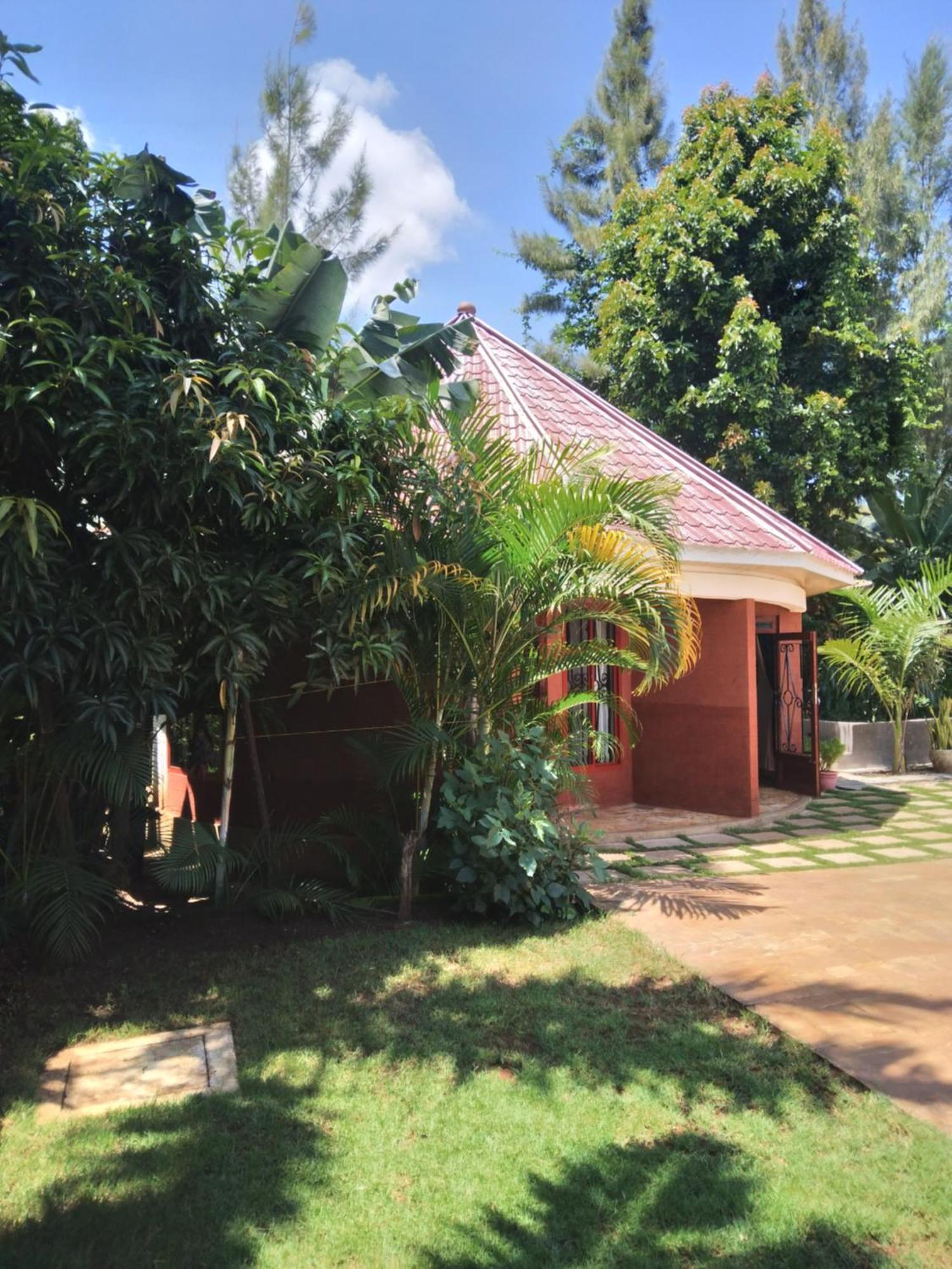 Sprunger Avenue - Tulia Homes Moshi Esterno foto