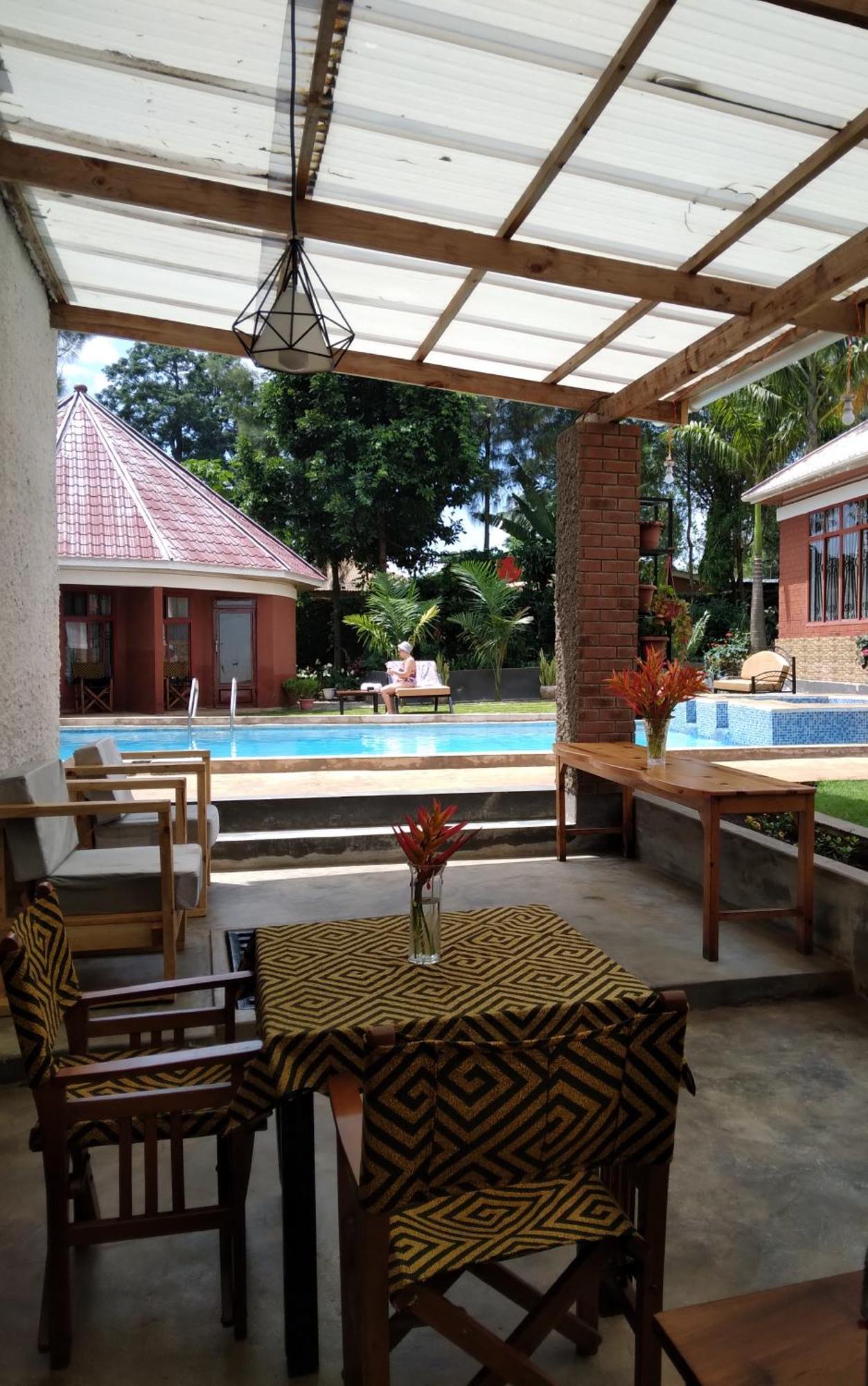 Sprunger Avenue - Tulia Homes Moshi Esterno foto