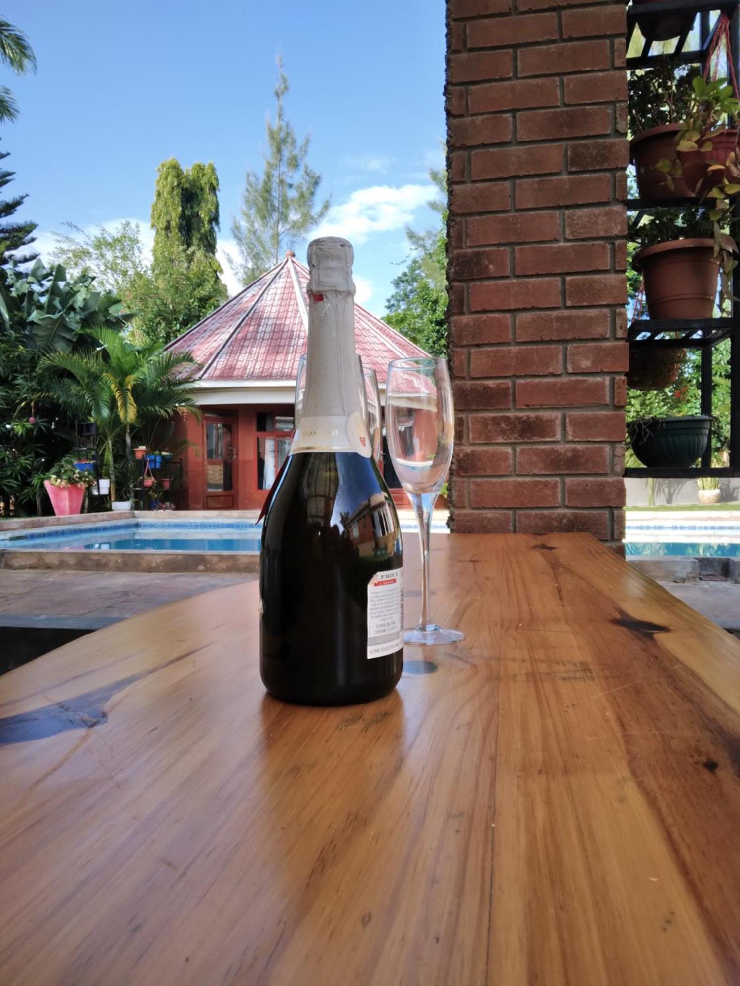 Sprunger Avenue - Tulia Homes Moshi Esterno foto