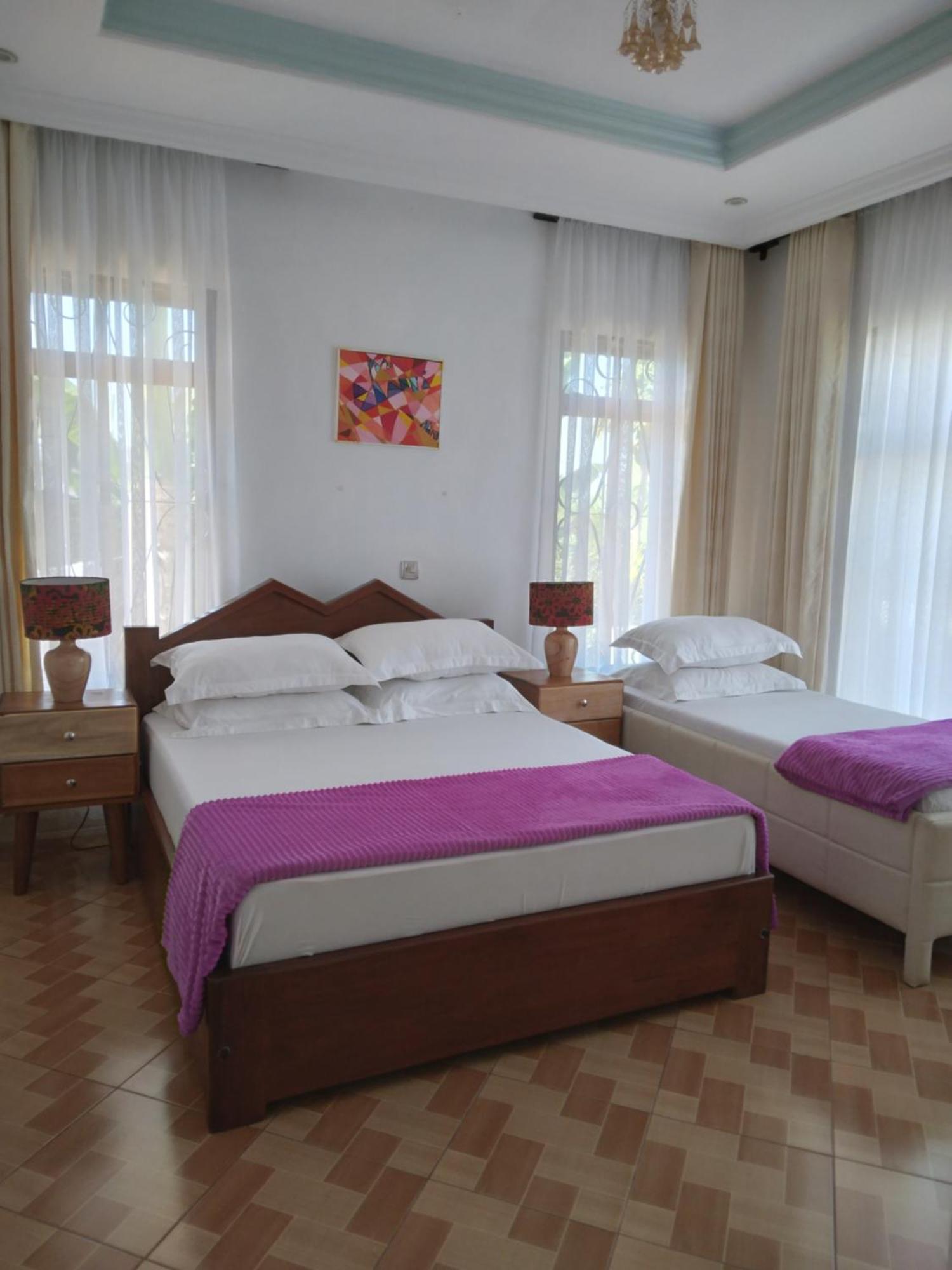 Sprunger Avenue - Tulia Homes Moshi Esterno foto
