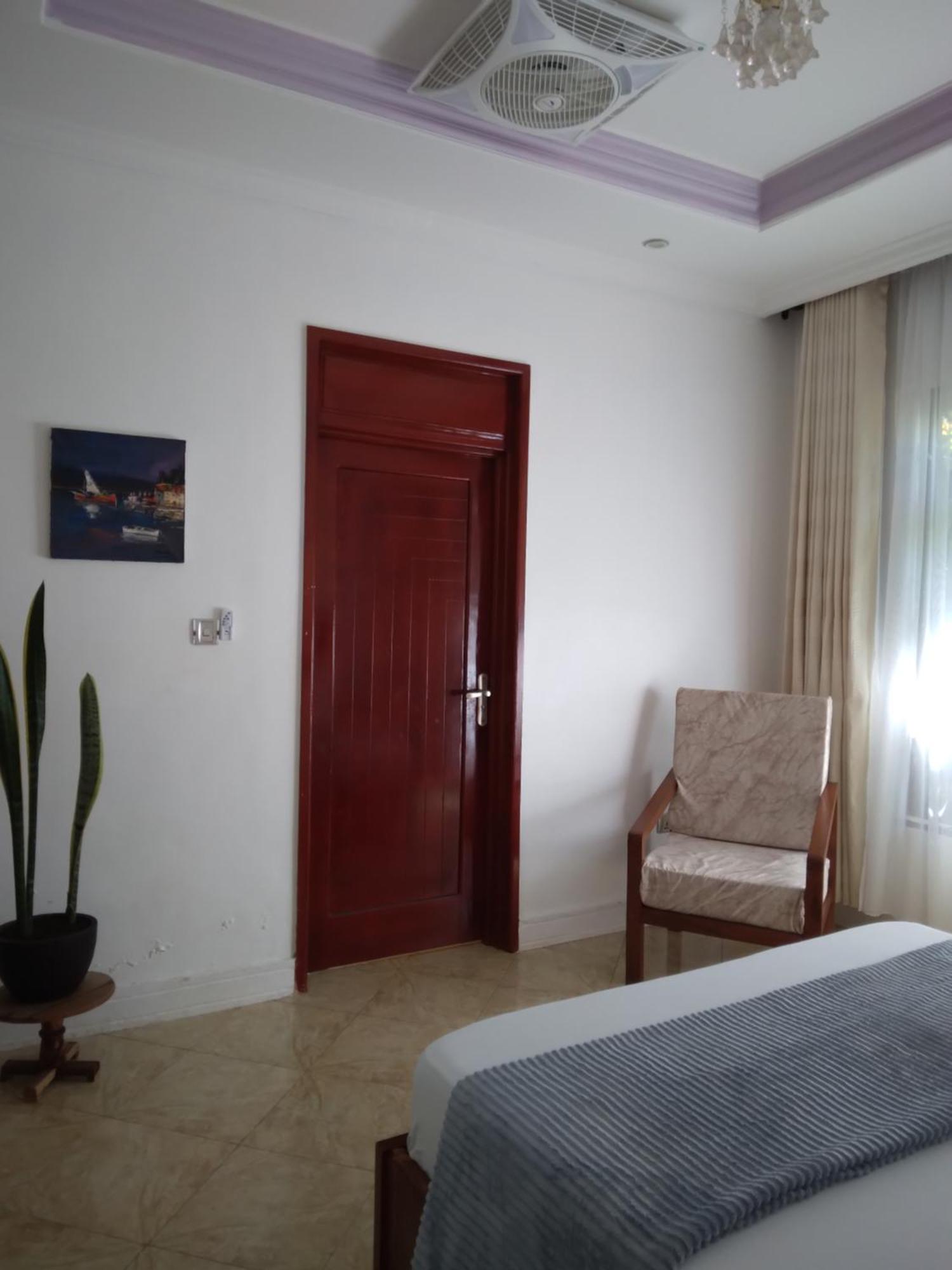 Sprunger Avenue - Tulia Homes Moshi Esterno foto