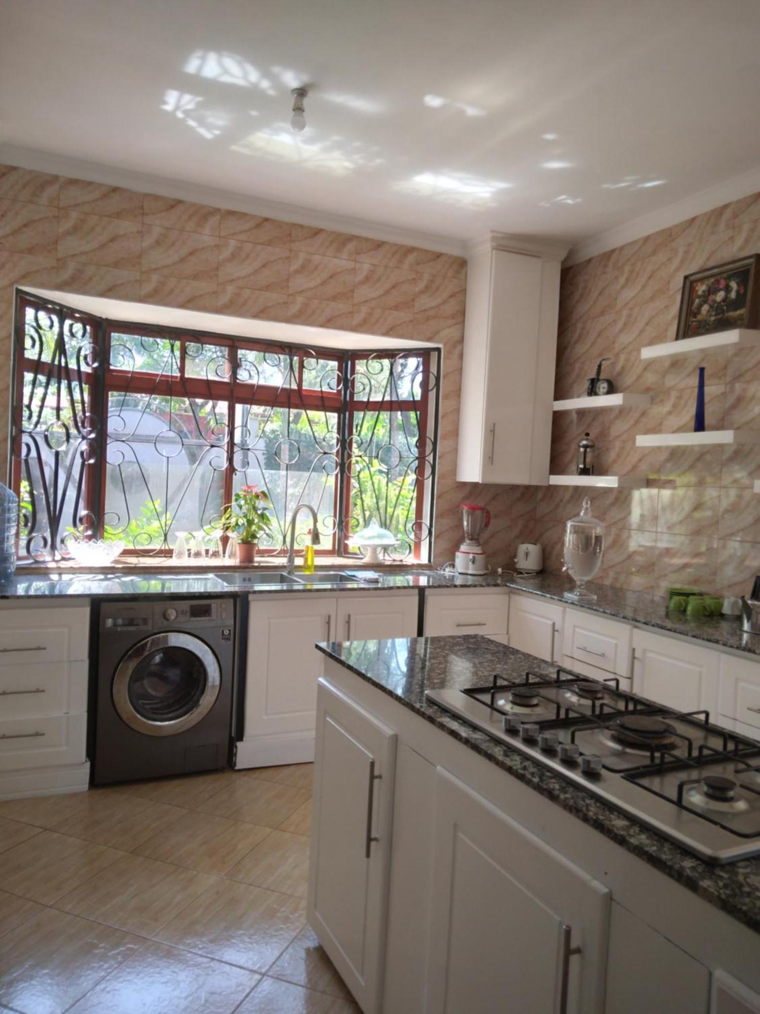Sprunger Avenue - Tulia Homes Moshi Esterno foto