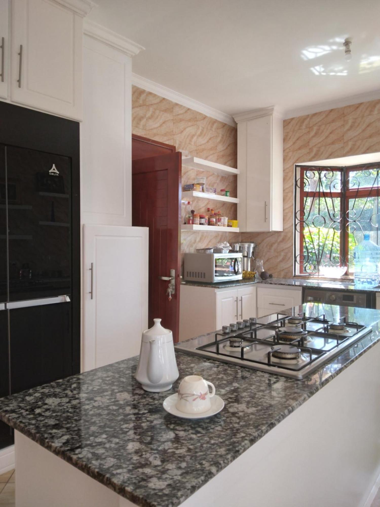 Sprunger Avenue - Tulia Homes Moshi Esterno foto