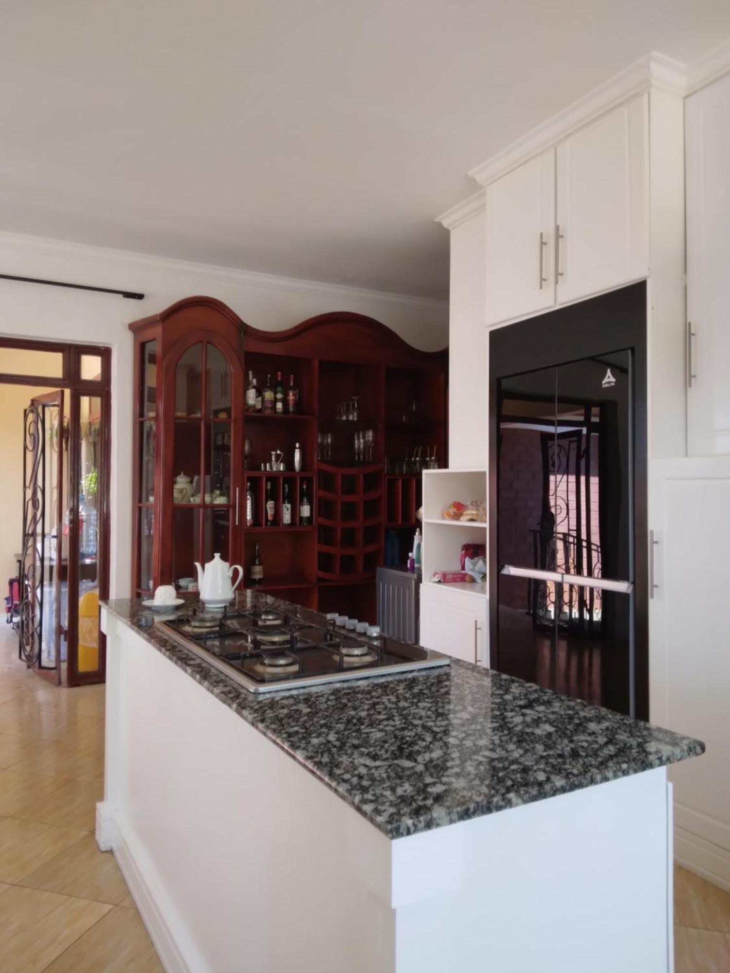 Sprunger Avenue - Tulia Homes Moshi Esterno foto