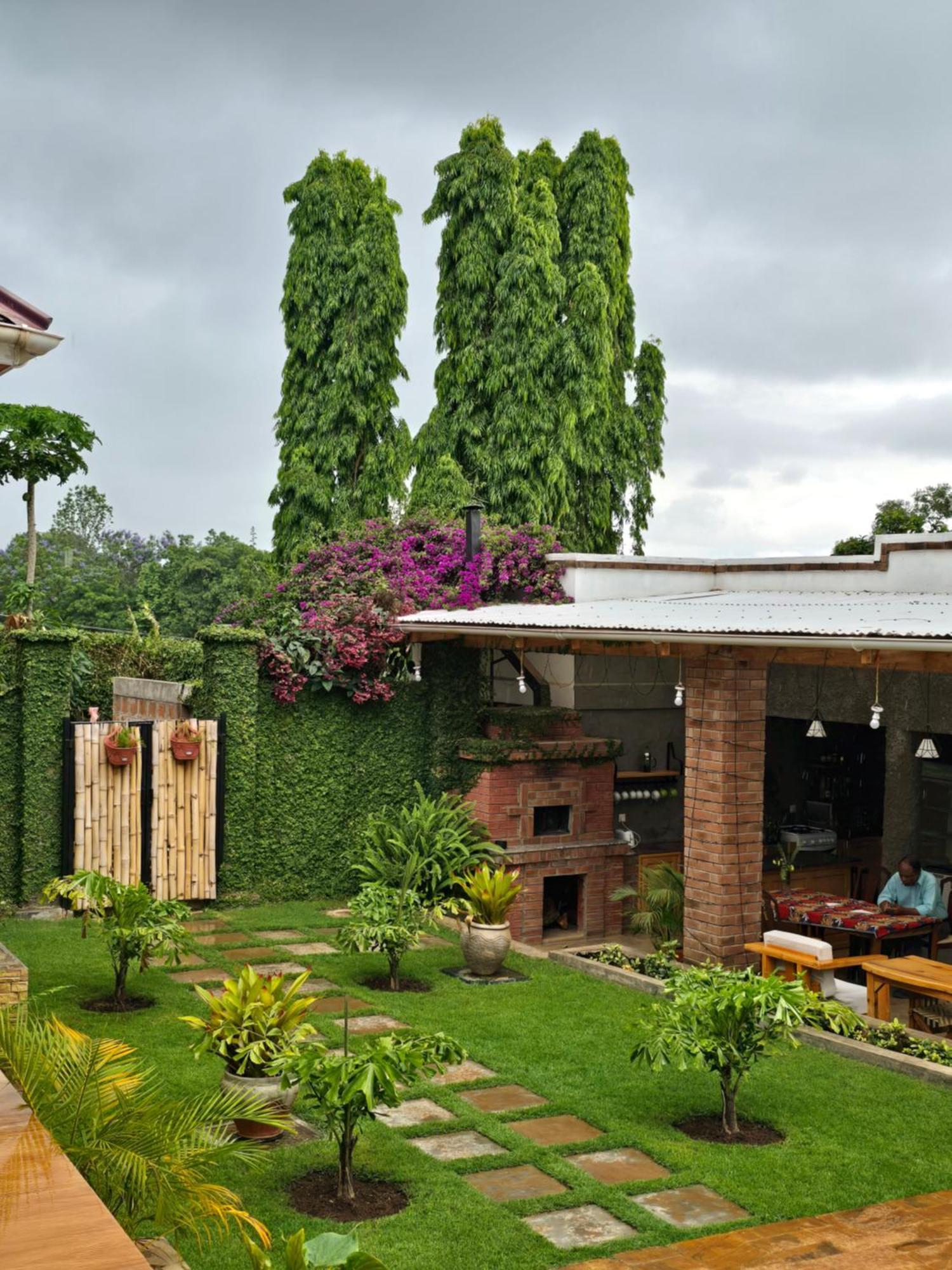 Sprunger Avenue - Tulia Homes Moshi Esterno foto