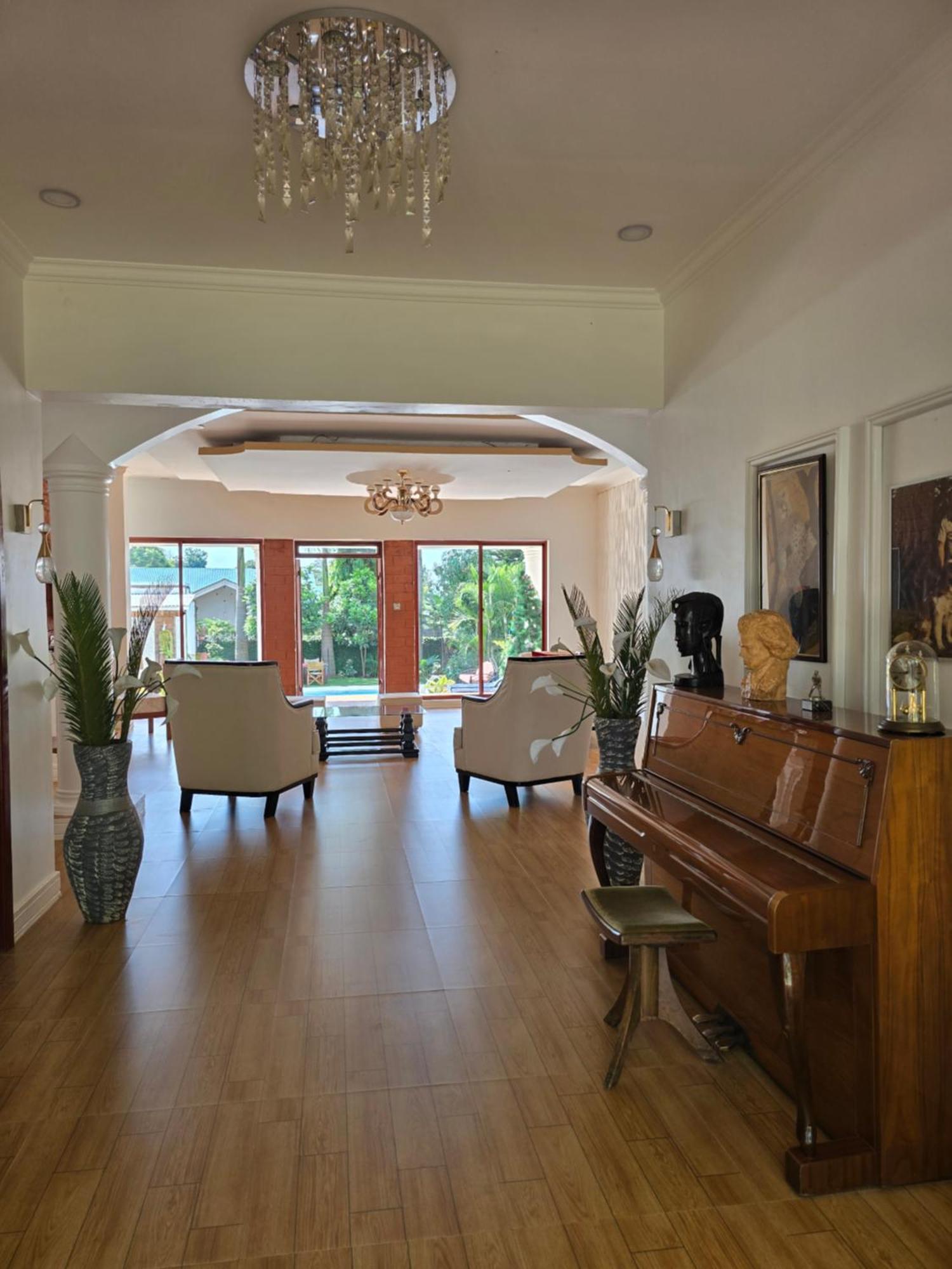 Sprunger Avenue - Tulia Homes Moshi Esterno foto