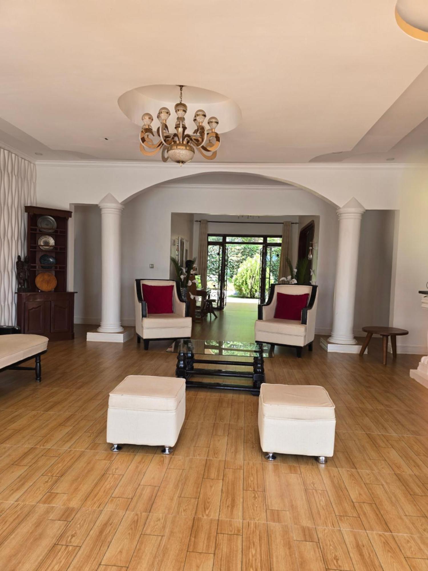 Sprunger Avenue - Tulia Homes Moshi Esterno foto